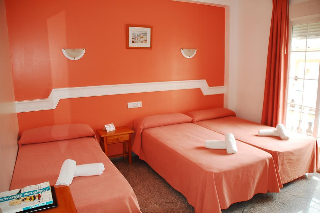 Triple Room,752838941:JPEG